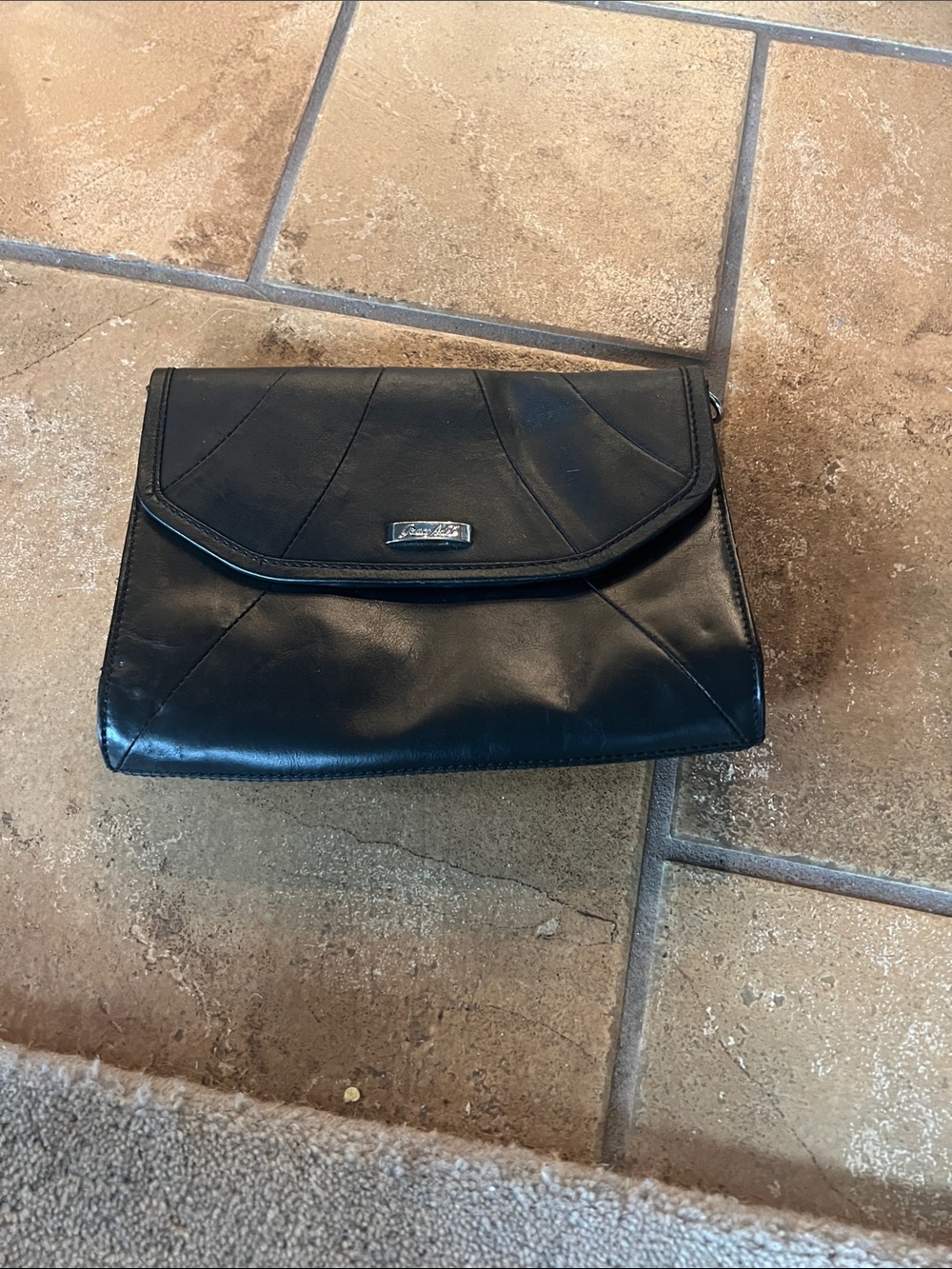 GRACE ADELE BLACK CLUTCH